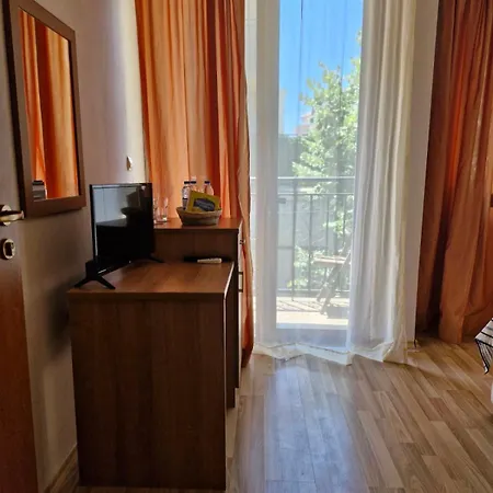 Family Astra Гостевой дом 3*